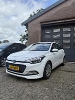 Hyundai i20 1.2 HP i-Motion Comfort Climate/5DRS/NAP, Auto's, Euro 5, Gebruikt, 4 cilinders, Wit