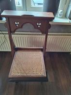 Antiek bidstoeltje met rieten zitting, Huis en Inrichting, Stoelen, Gebruikt, Bruin, Eén, Leer