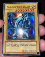 Yu-Gi-Oh! Blue-Eyes White Dragon SKE-001 1st Ed !, Foil, Gebruikt, Ophalen of Verzenden, Losse kaart