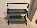 Etagere van metaalachtige kwaliteit., Ophalen, Zo goed als nieuw