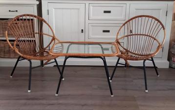 Leuk rotan setje beschikbaar voor biedingen