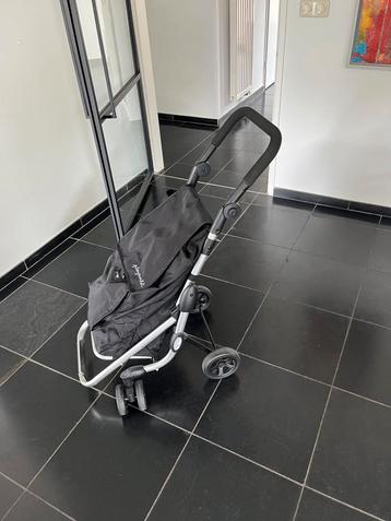 Nieuwe nooit gebruikte boodschappentroley met vier wielen beschikbaar voor biedingen