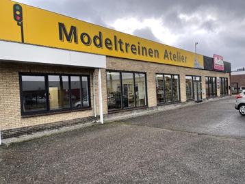Nieuwe en gebruikte modeltreinen en bouwdozen te koop beschikbaar voor biedingen