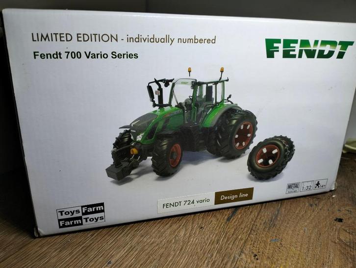 Te koop  Fendt 724 Vario Chroom edition Limited ingeruild, Hobby en Vrije tijd, Modelauto's | 1:32, Gebruikt, Tractor of Landbouw