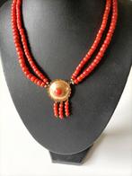 Oude ketting  Bloedkoraal en Gouden hanger Slot, 14 krt, Verzenden, Goud, Ketting, Met edelsteen
