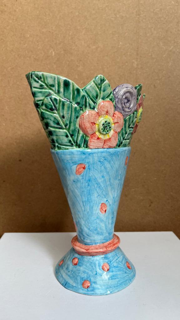 Belen Gomez Ceramics England handgemaakte ovale vaas h20,5cm, Huis en Inrichting, Woonaccessoires | Vazen, Zo goed als nieuw, Blauw