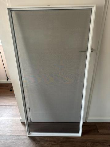 Nieuwe inzet hor draaikiepraam - 140 x 66.5 beschikbaar voor biedingen