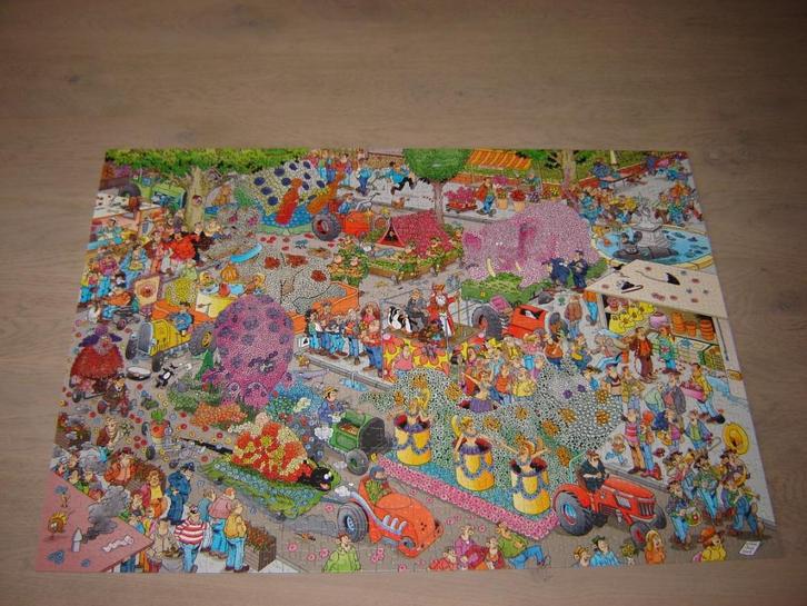Puzzel Jan van Haasteren DE BLOEMENCORSO 1000 st., Hobby en Vrije tijd, Denksport en Puzzels, Zo goed als nieuw, Legpuzzel, 500 t/m 1500 stukjes