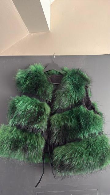 Groene bont body warmer beschikbaar voor biedingen
