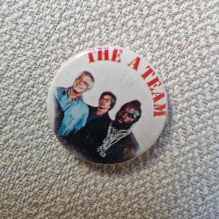 1983 the a-team button speldje pin A team speld 80s eighties, Verzamelen, Film en Tv, Zo goed als nieuw, Ophalen of Verzenden