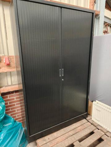 Nette afsluitbare archiefkast  beschikbaar voor biedingen