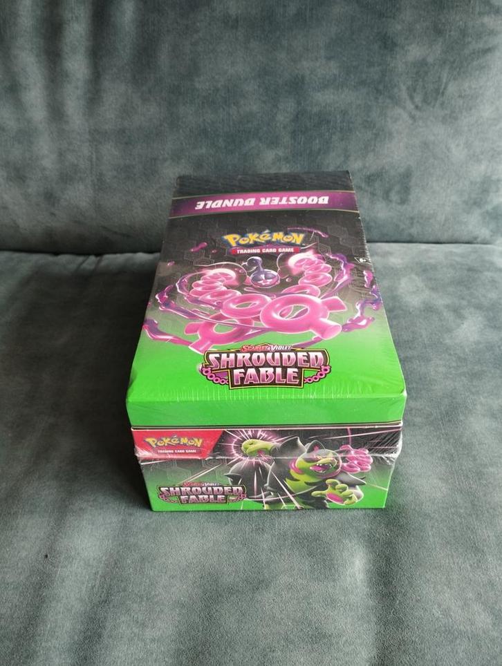 Shrouded fable Pokemon kaarten Booster bundle display, Hobby en Vrije tijd, Verzamelkaartspellen | Overige, Zo goed als nieuw