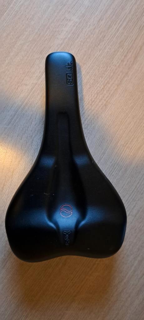 Fietszadel Sq Lab Active 15 breed, Fietsen en Brommers, Fietsonderdelen, Gebruikt, Algemeen, Zadel, Ophalen of Verzenden