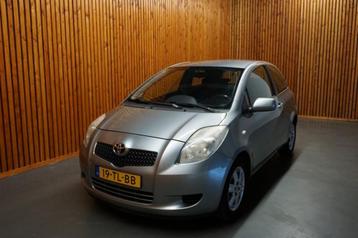 Toyota YARIS 1.3 VTTI SOL AUTOMAAT/ APK 2-2026 beschikbaar voor biedingen
