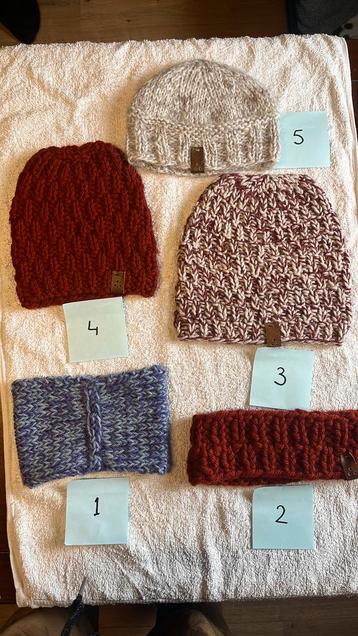 Unieke zekf handgebreide kindermuts/hoofdband beschikbaar voor biedingen