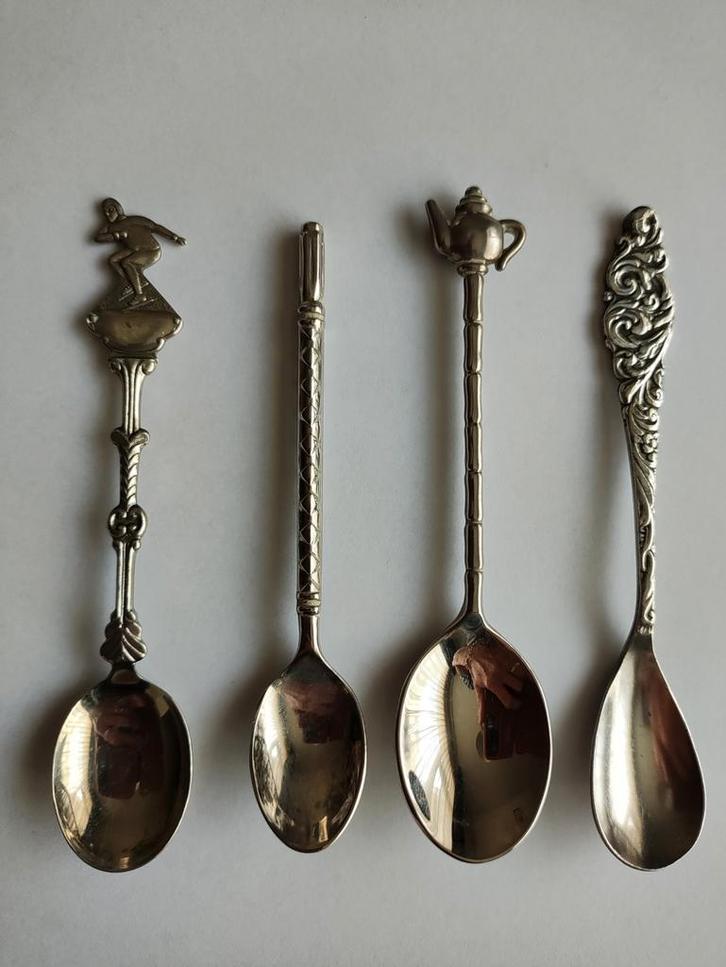 4 mooie lepeltjes (zilver, verzilverd?) o.a. Sola, VARA, Antiek en Kunst, Antiek | Bestek, Verzenden