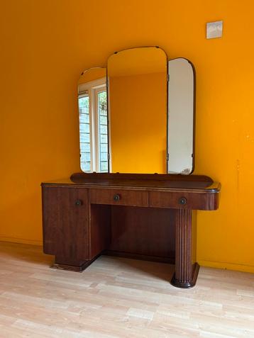 Mooie art deco kaptafel beschikbaar voor biedingen