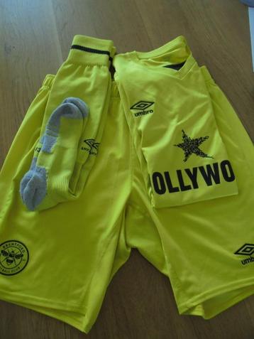 Brentford outfit beschikbaar voor biedingen