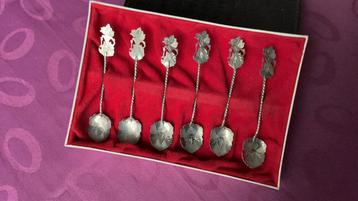 Zilveren wajang lepels gemerkt 800 beschikbaar voor biedingen