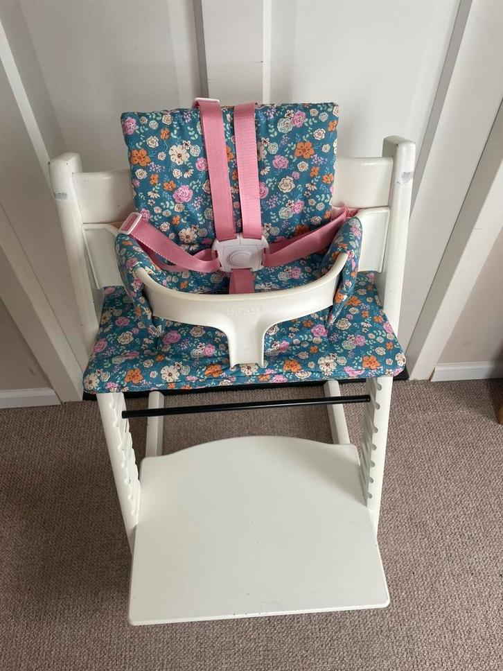 Nieuw! Roze Harnas tuigje 5-punts gordel Stokke Tripp Trapp, Kinderen en Baby's, Kinderstoelen, Nieuw, Meegroeistoel, Aanschuifbaar