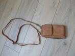 telefoon tasje bruin, afm. 10,5 x20,5 cm   zgan, Ophalen of Verzenden, Zo goed als nieuw, Bruin, Schoudertasje
