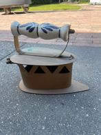 Ouderwets koperen strijkijzer kooltjes kolen strijkyzer, Ophalen of Verzenden, Zo goed als nieuw