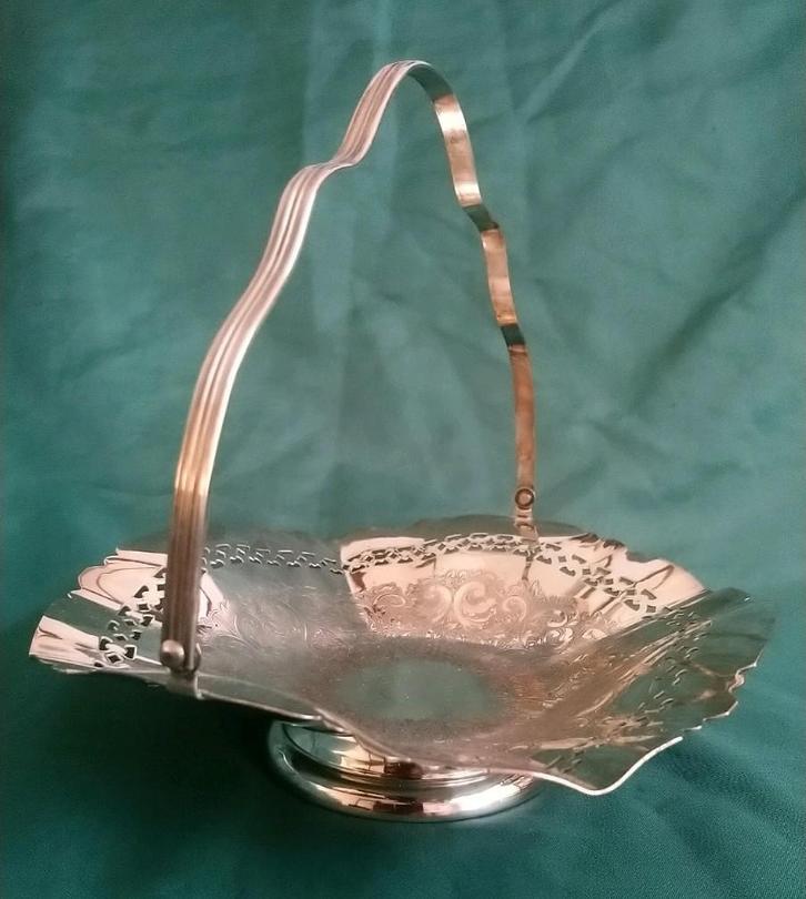 Koper verzilverde schaal op voet uit Engeland 21 cm Ø, Antiek en Kunst, Curiosa en Brocante, Ophalen of Verzenden