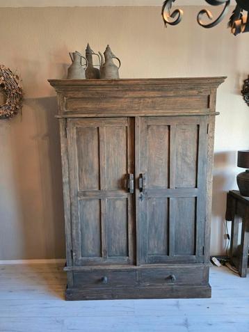 Kast van aura peeperkorn beschikbaar voor biedingen