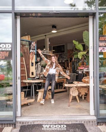 AKTIE Boomstamtafels: robuuste Houten tafel eiken teakhout  beschikbaar voor biedingen