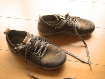 Lichtgewicht bruine sneakers CLARKS TRIGENIC 37 snazzeys beschikbaar voor biedingen