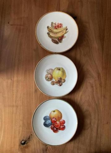 Antieke Bavaria Porseleinen Bordjes met Fruitmotief (3) beschikbaar voor biedingen