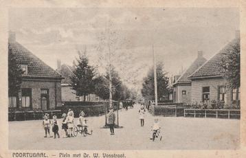 Poortugaal Oude Gelopen Kaart   Plein met Dr . W. Vosstraat. beschikbaar voor biedingen