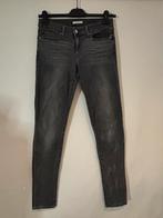 Levi’s grijze jeans 711 maat 27, Ophalen of Verzenden, Zo goed als nieuw, Grijs, W27 (confectie 34) of kleiner