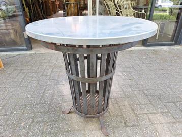 diverse tuintafel bistrotafel terrastafel beschikbaar voor biedingen
