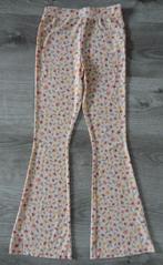 Nieuwe roze flared broek met bloemetjes maat 140, Ophalen of Verzenden, Nieuw, Meisje, Broek