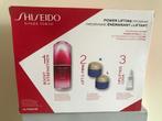 Shiseido giftbox Ultimune serum en Vital collection, Ophalen of Verzenden, Nieuw, Gehele gezicht, Verzorging