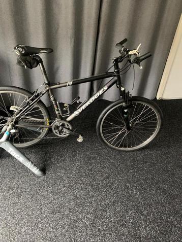 Verdoes fiets beschikbaar voor biedingen