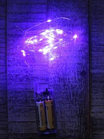 LED SNOERTJE OP BATTERIJ - DIVERSE KLEUREN beschikbaar voor biedingen