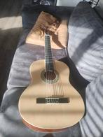 Gitaar - Paar keer gebruikt, Muziek en Instrumenten, Snaarinstrumenten | Gitaren | Akoestisch, Ophalen, Zo goed als nieuw, Klassieke of Spaanse gitaar