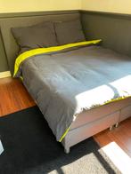 Tweepersoonsbed 140cm grijs + nieuwe topper, Ophalen, Gebruikt, Tweepersoons, 140 cm
