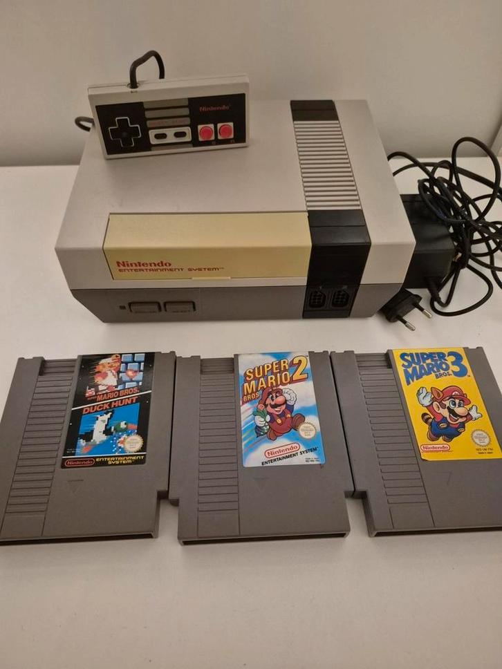 Nintendo met Mario spellen, Spelcomputers en Games, Spelcomputers | Nintendo NES, Gebruikt, Met 1 controller, Met games, Ophalen of Verzenden