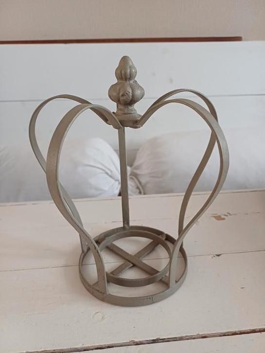 Kroontje taupe en wit, Antiek en Kunst, Curiosa en Brocante, Ophalen of Verzenden