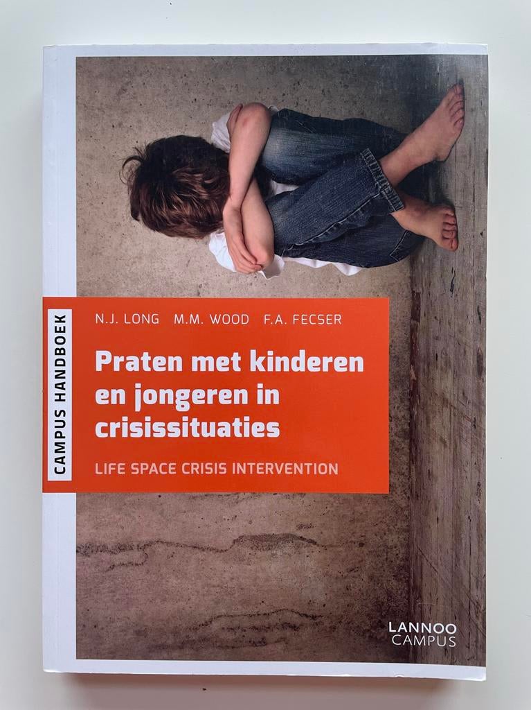 Praten met kinderen en jongeren in crisissituaties, Ophalen of Verzenden, Nieuw, Klinische psychologie