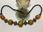 VINTAGE ETNISCHE KETTING MET BEWERKTE EN EN GELE BOLLEN, Verzenden, Ketting