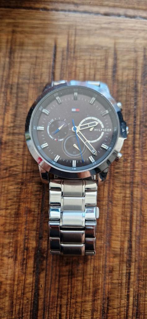 Tommy Hilfiger Horloge - Heren Polshorloge +nieuwe batterij, Sieraden, Tassen en Uiterlijk, Horloges | Heren, Zo goed als nieuw