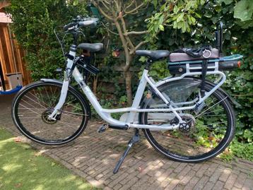 Stella Fiore uit 2023 elektrische moederfiets beschikbaar voor biedingen