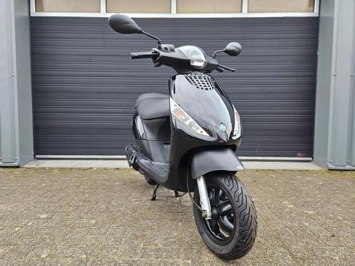 PIAGGIO ZIP 2T BROM BJ 06-2015 ZWART 7900KM NETTE STAAT!, Fietsen en Brommers, Scooters | Piaggio, Zo goed als nieuw, Zip, Benzine