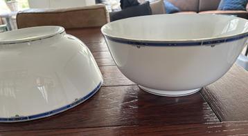 Wedgwood, 2 hoge ronde schalen beschikbaar voor biedingen