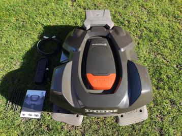 HUSQVARNA Automower (type 330X, 3.200 m2, i.z.g.s.) beschikbaar voor biedingen