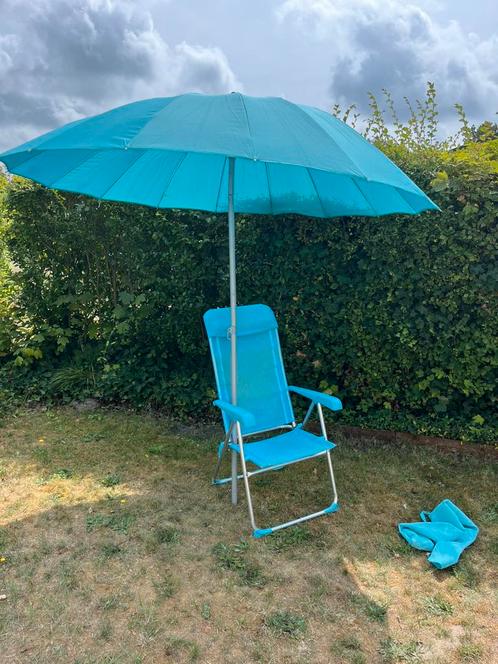 Grote parasol met strandstoel aqua blauw, Tuin en Terras, Parasols, Zo goed als nieuw, Strandparasol, 2 tot 3 meter, Kantelbaar